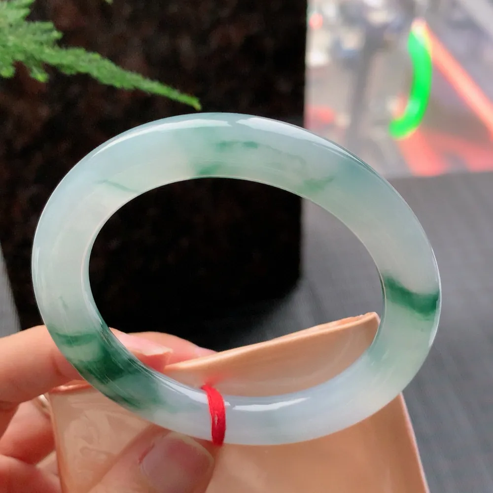 圆条高冰飘花 无瑕 尺寸:55.1/9.5/9.8 花美