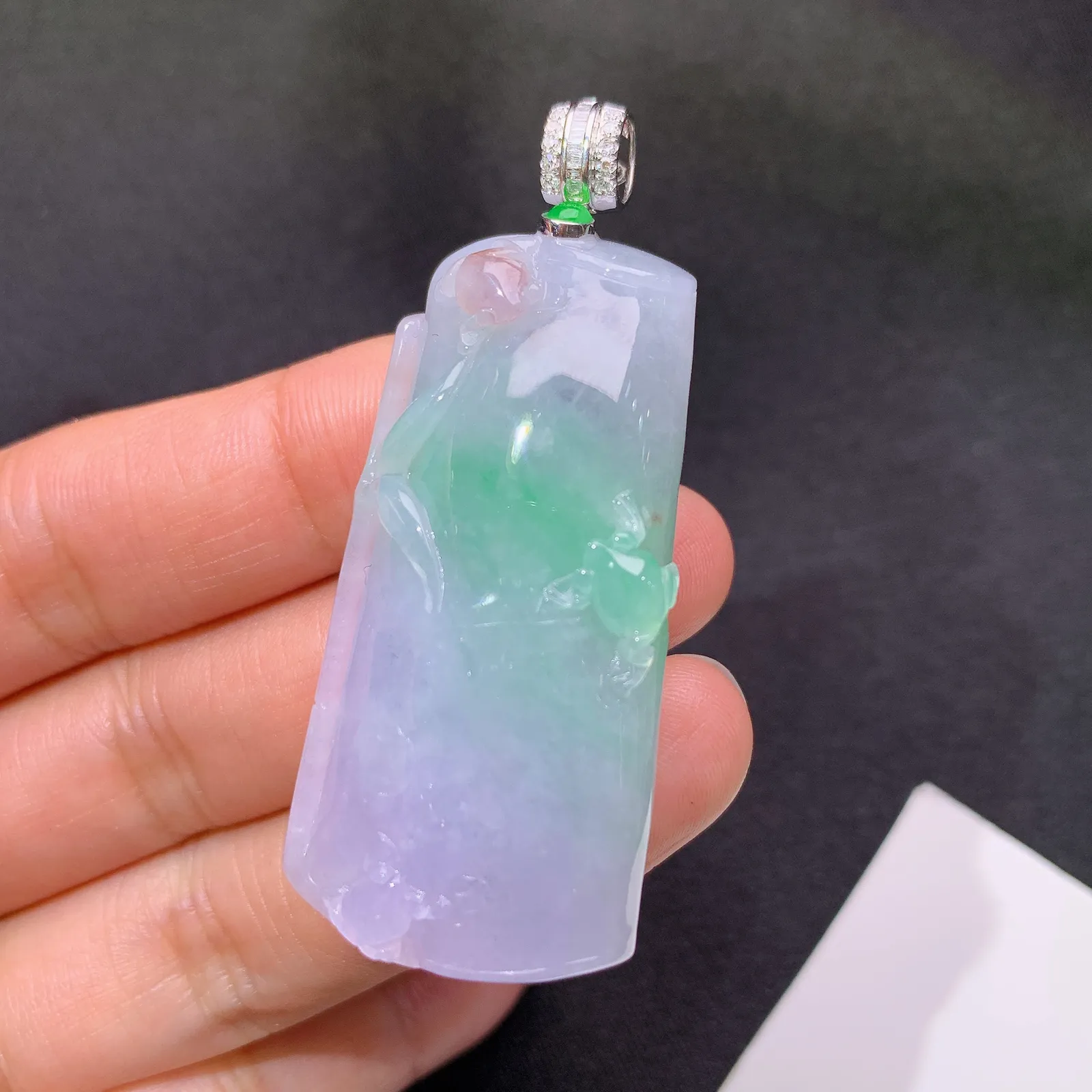 飘绿竹节吊坠，18k金镶嵌，冰润色阳，玉质细腻，种水足，Xu 尺寸46.8*23.4*11.5