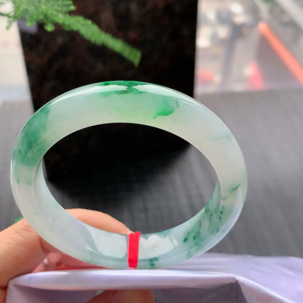 正圈高冰绿花 无瑕 尺寸:54.8/12.6/8.5花美 种水好