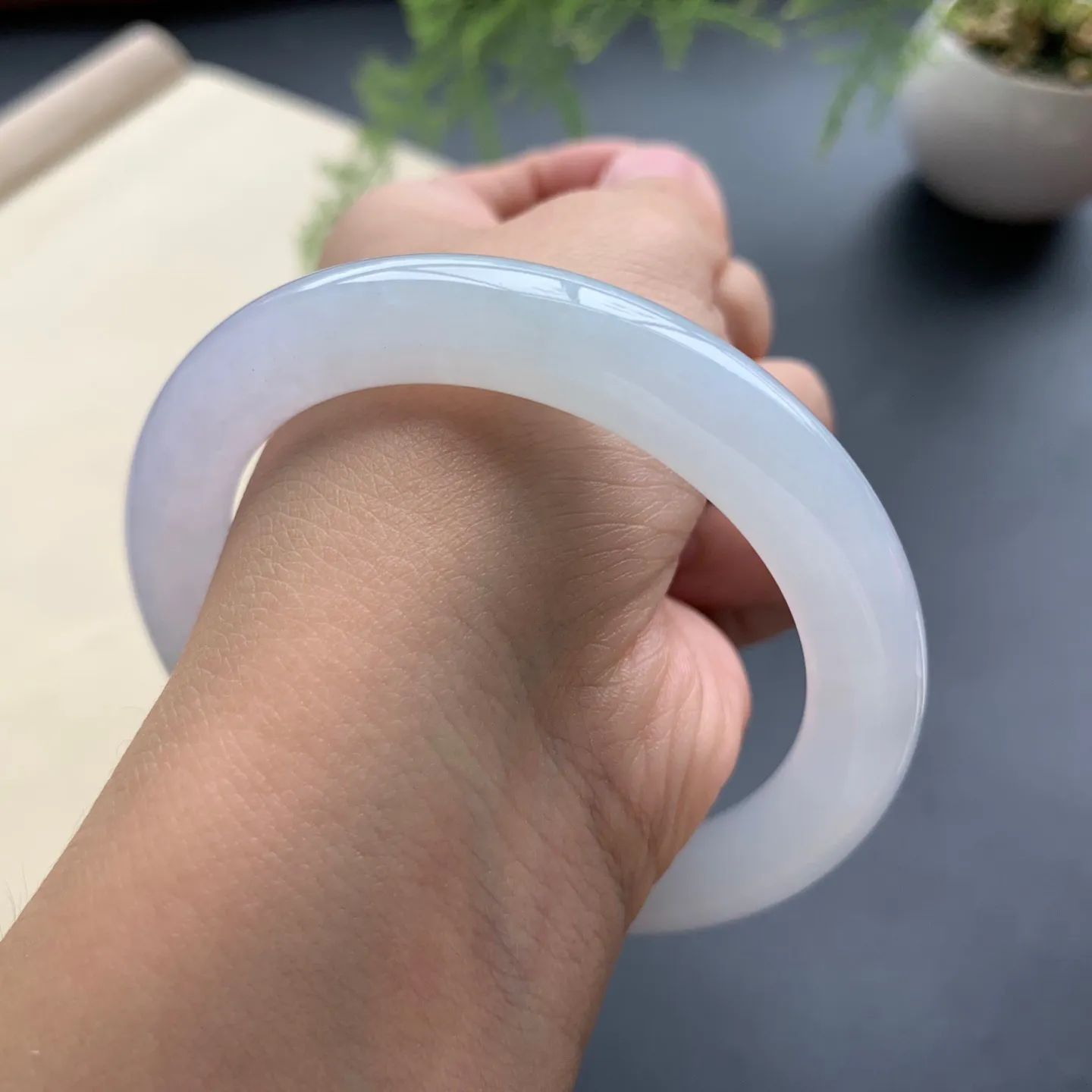 55.3圈口冰圆条手镯 尺寸：55.3-10-9.5，无纹裂，清爽干净，条形饱满