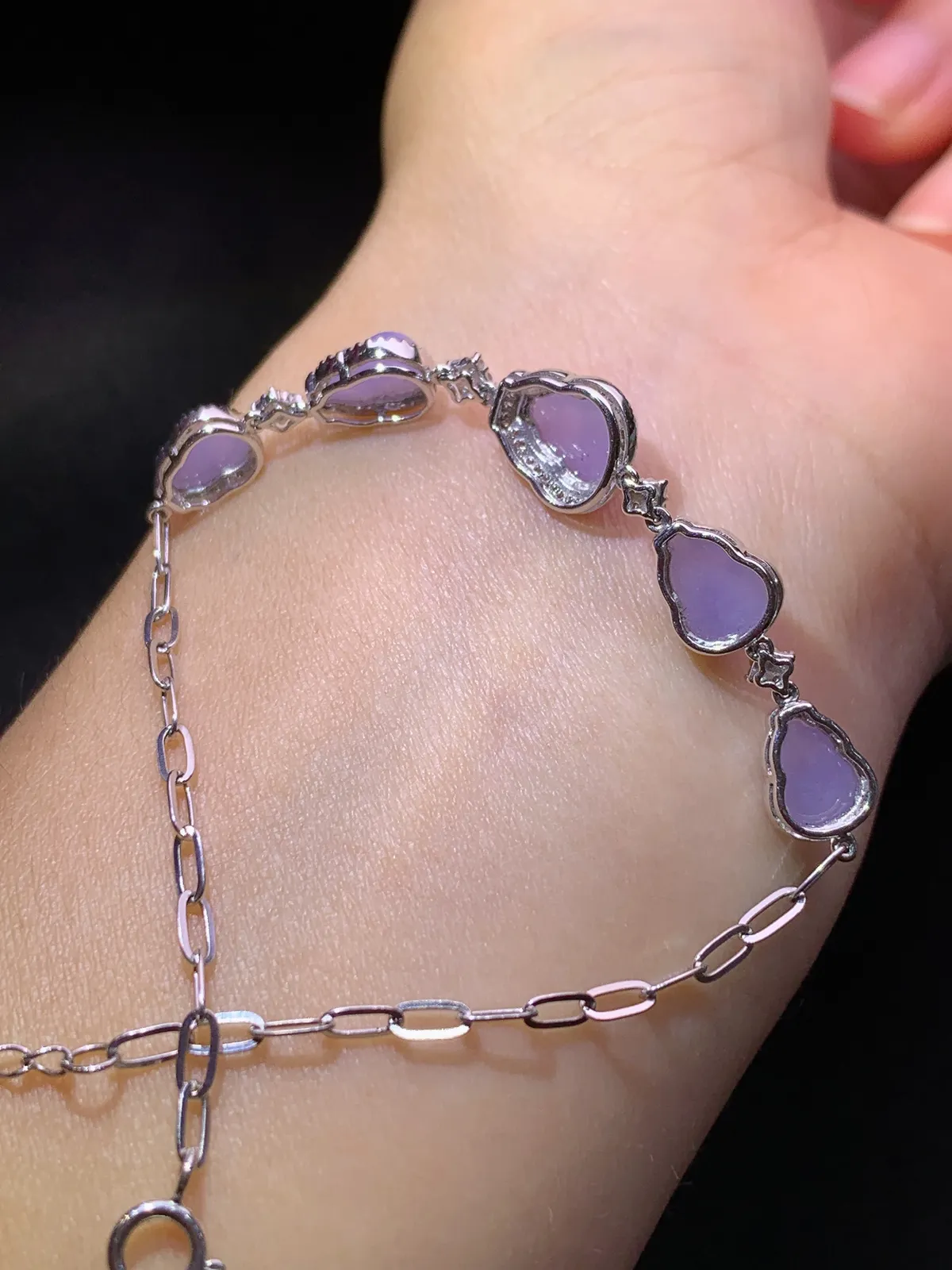 紫罗兰葫芦手链，18k金镶嵌，温润细腻，颜色鲜艳 尺寸6.9*5.5*2.2