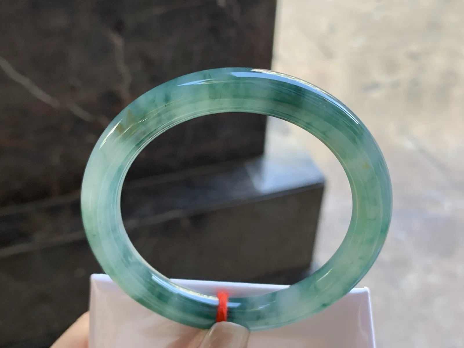 55-9

蓝花圆条手镯^_^飘花浓郁 水润冰透