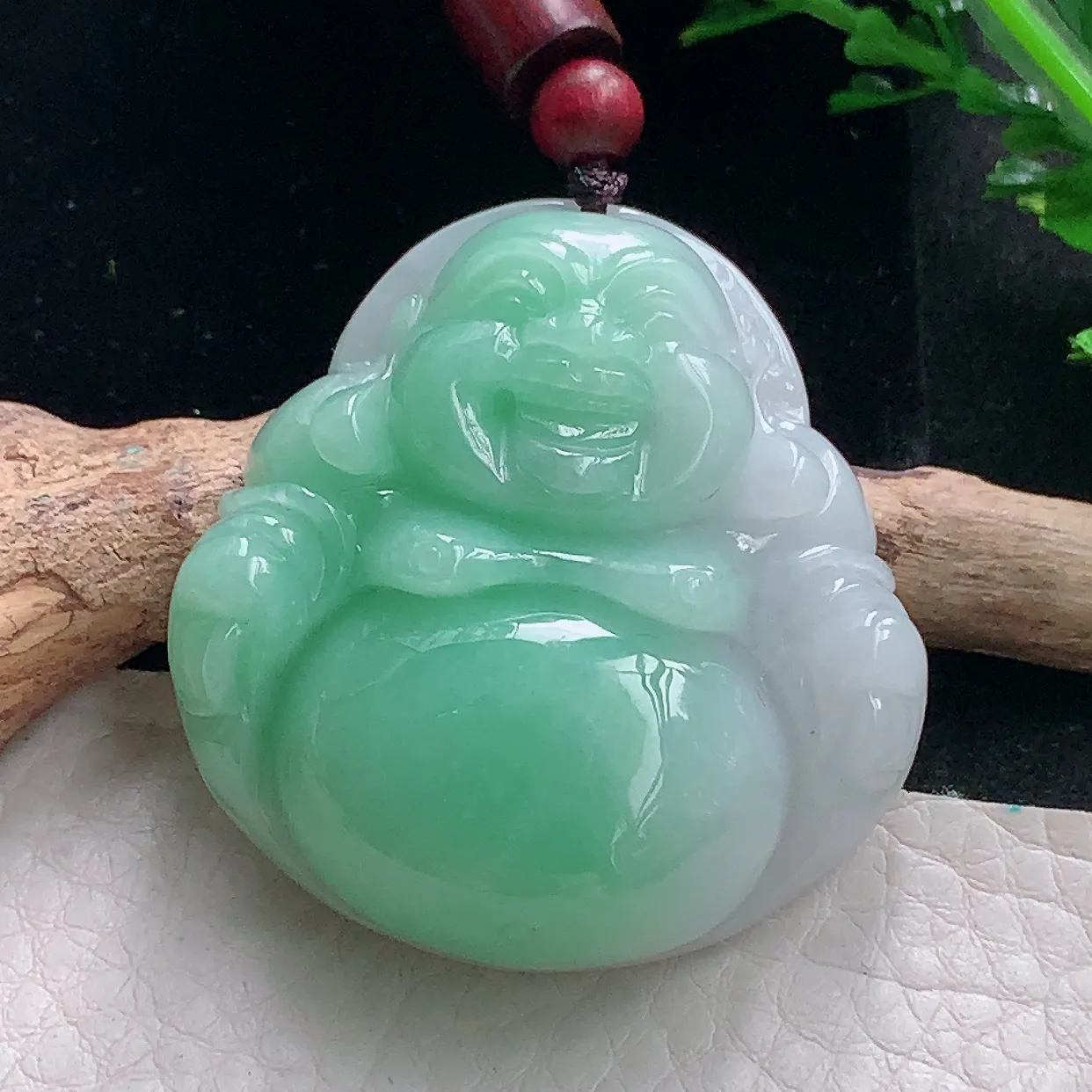 zen42.8*40.8*12.8自然光天然缅甸翡翠甜绿佛公 开心佛玉吊坠 毛衣坠