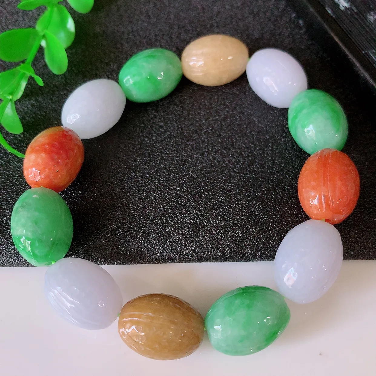 自然光实拍，冰润多宝翡翠手链，多彩翡翠手串，颜色丰富，料子细腻，高档大气，自戴送礼佳品！49.26取一尺寸16*11mm