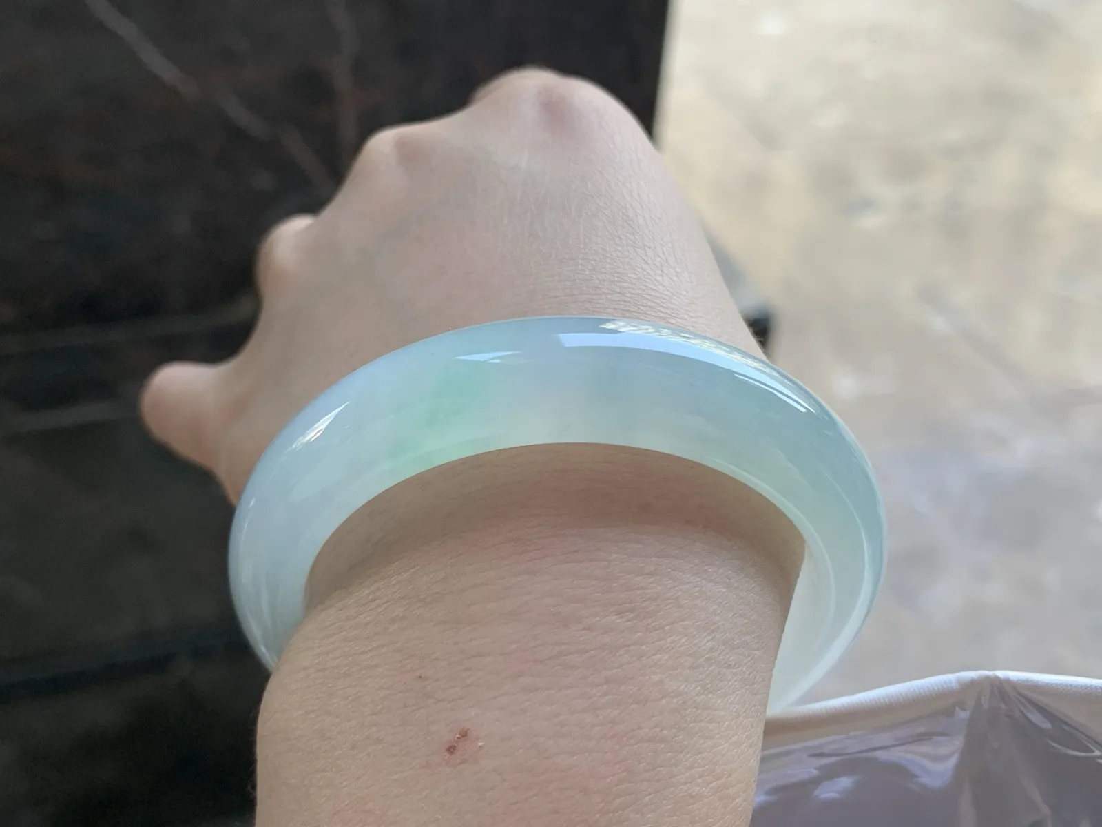 54-12.9-8.4

冰飘绿手镯^_^清新冰透