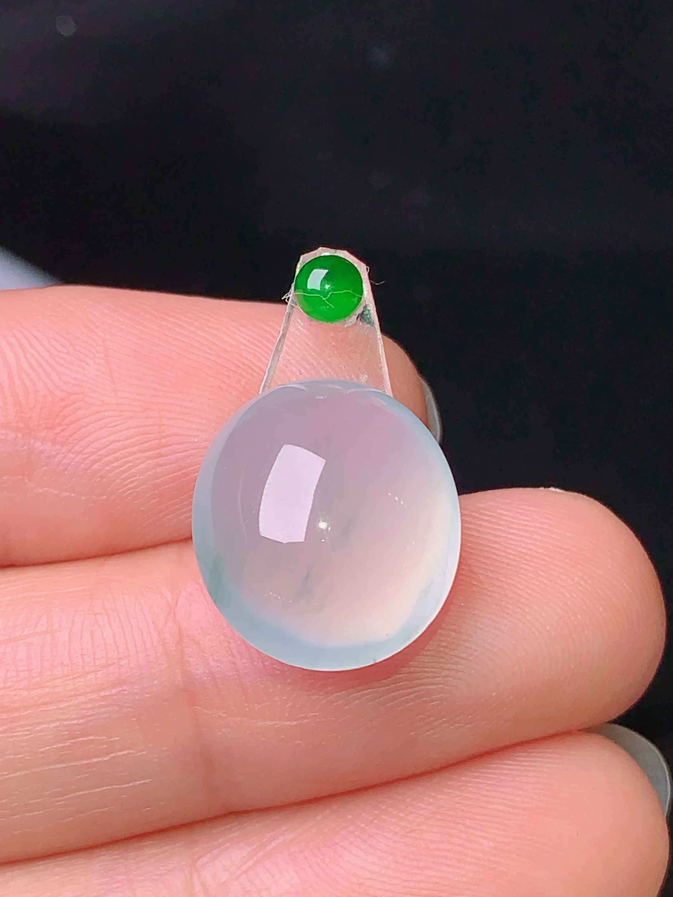 镶嵌款 冰种蛋面吊坠 玉质细腻 色泽艳丽 水润亮眼  整体尺寸14*12.6*6.6