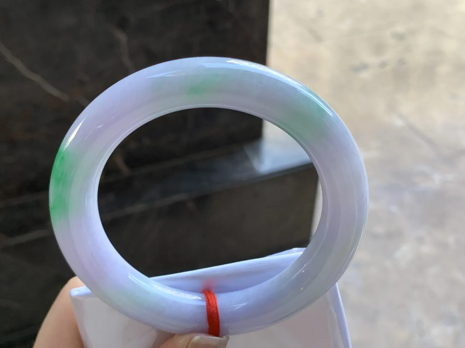 58-11.8

春带彩圆条手镯^_^鲜艳 玉质温润