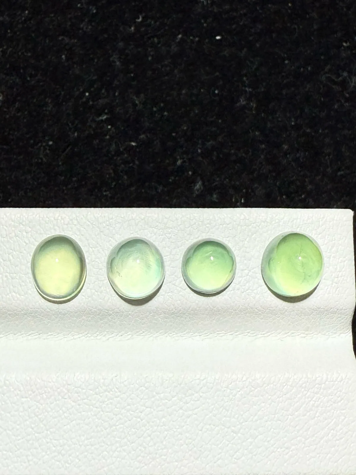 7.41ct天然葡萄石裸石，尺寸7.3*7.5*6mm，颜色美艳 ，微棉，冰透，起荧光