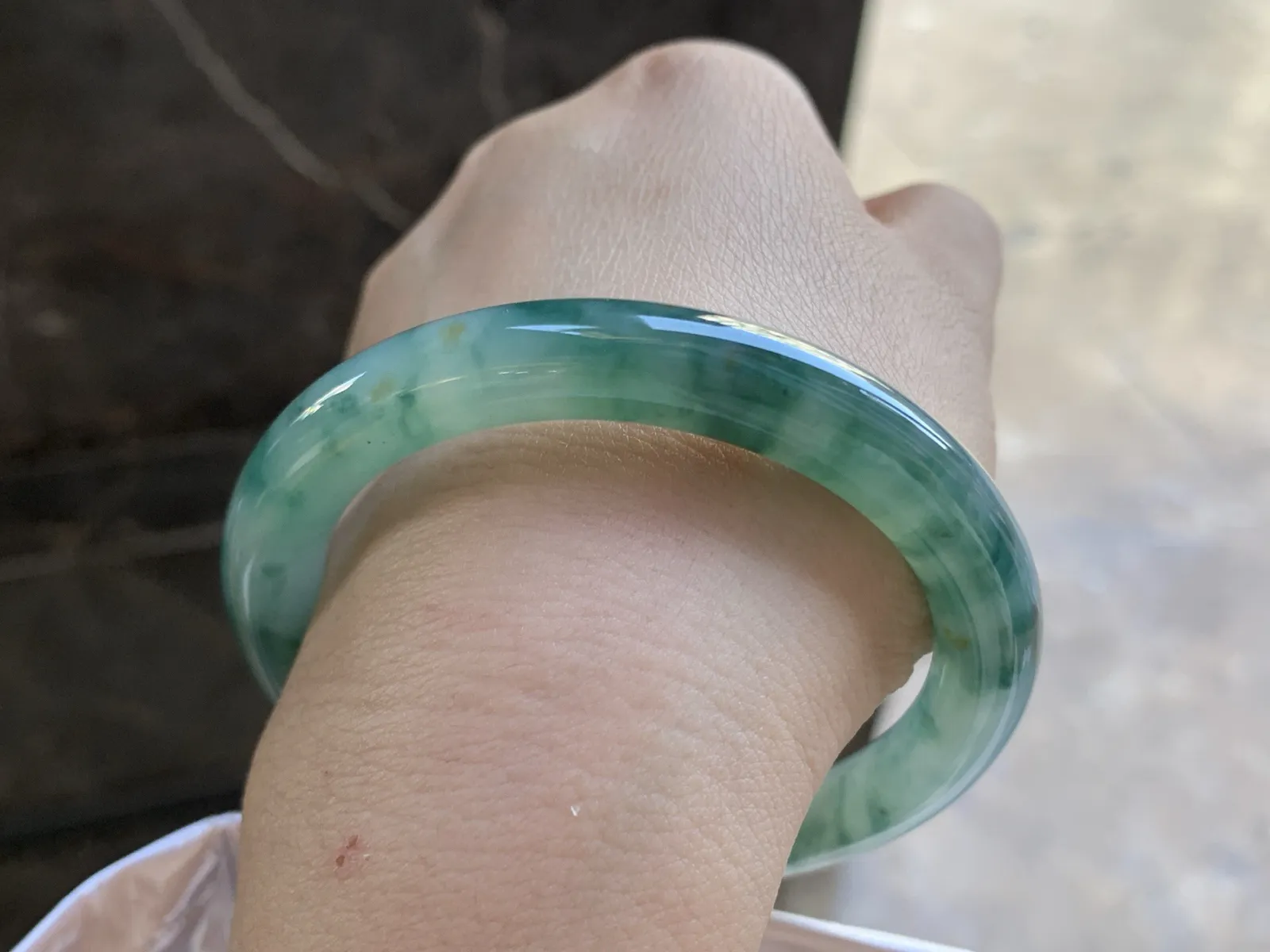 55-9

蓝花圆条手镯^_^飘花浓郁 水润冰透