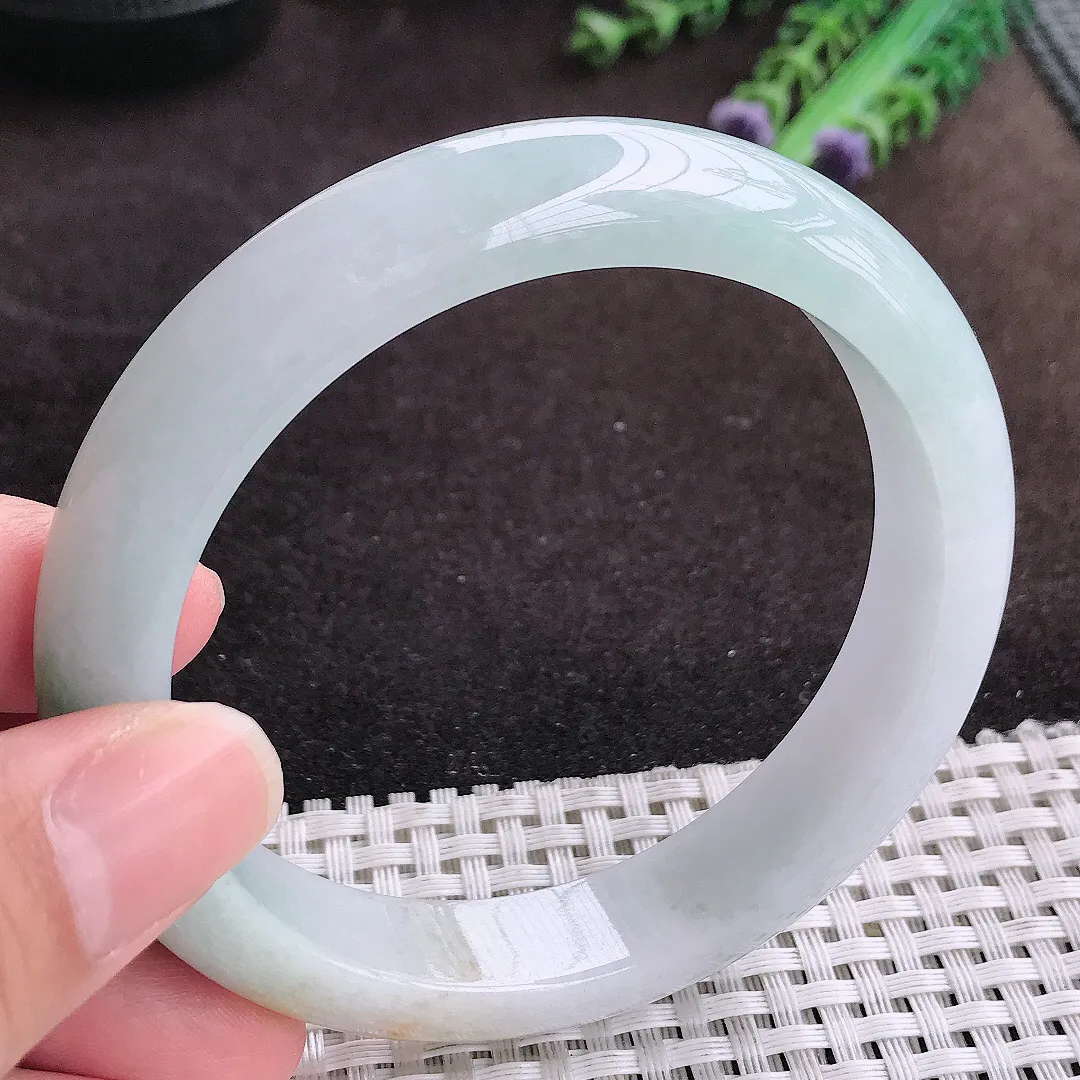 自然光61/12.8/8.5老坑精美温润飘花大圈口手镯宽边翡翠玉镯手环