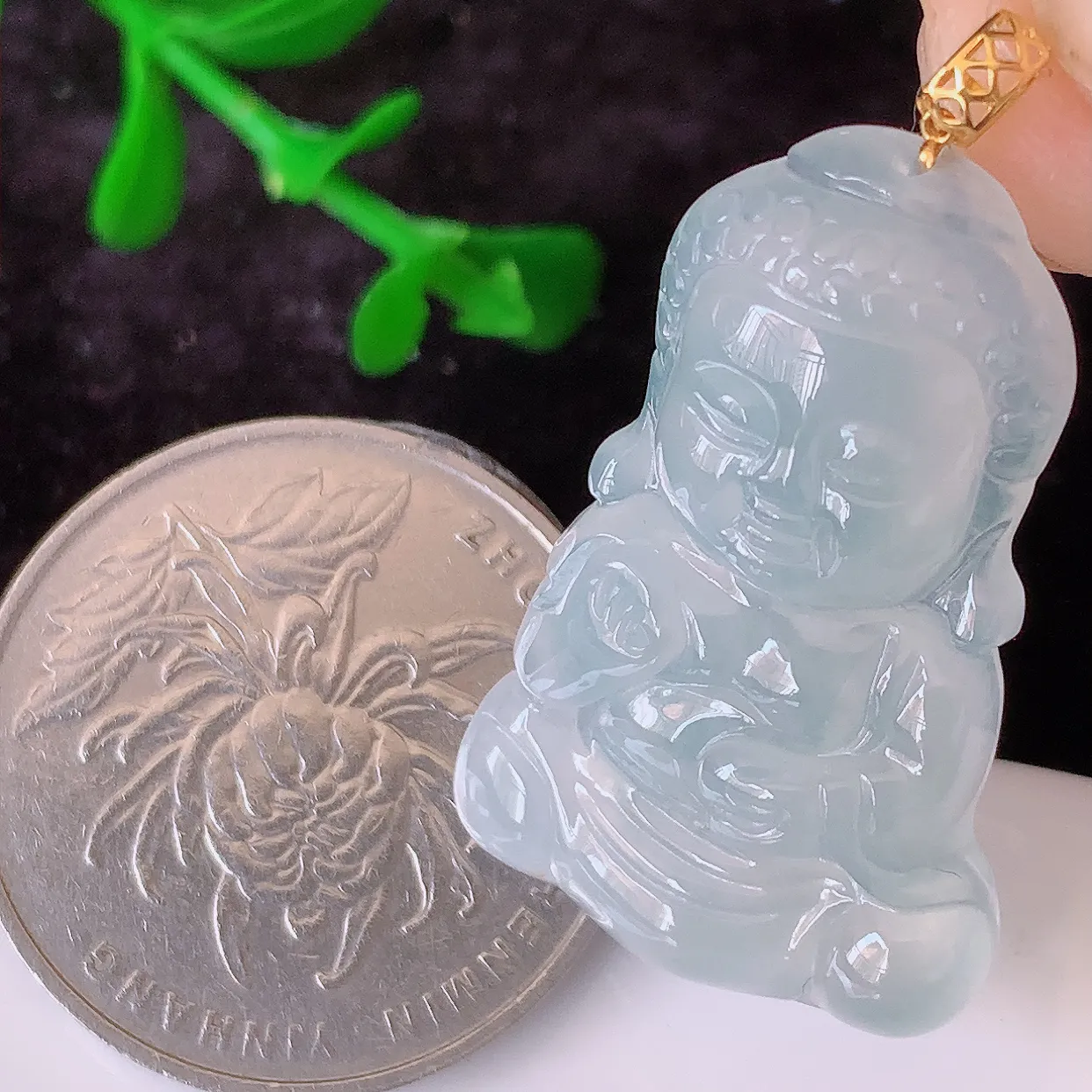 18K金镶嵌冰种翡翠保平安宝宝佛吊坠，玉质莹润，佩戴佳品，#49.26