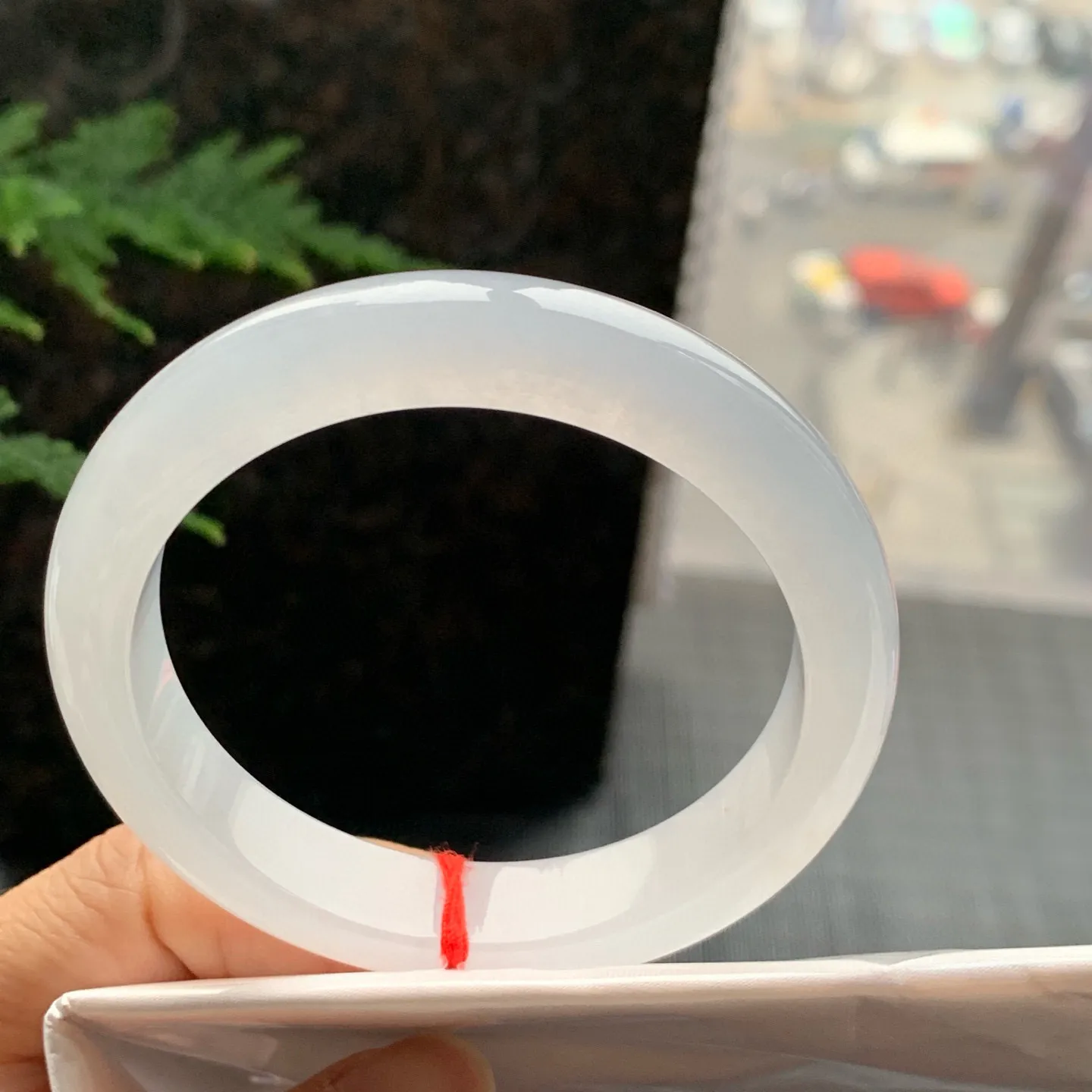 正圈高冰白月光 无瑕 尺寸:56.1/12.1/8.4 胶感十足