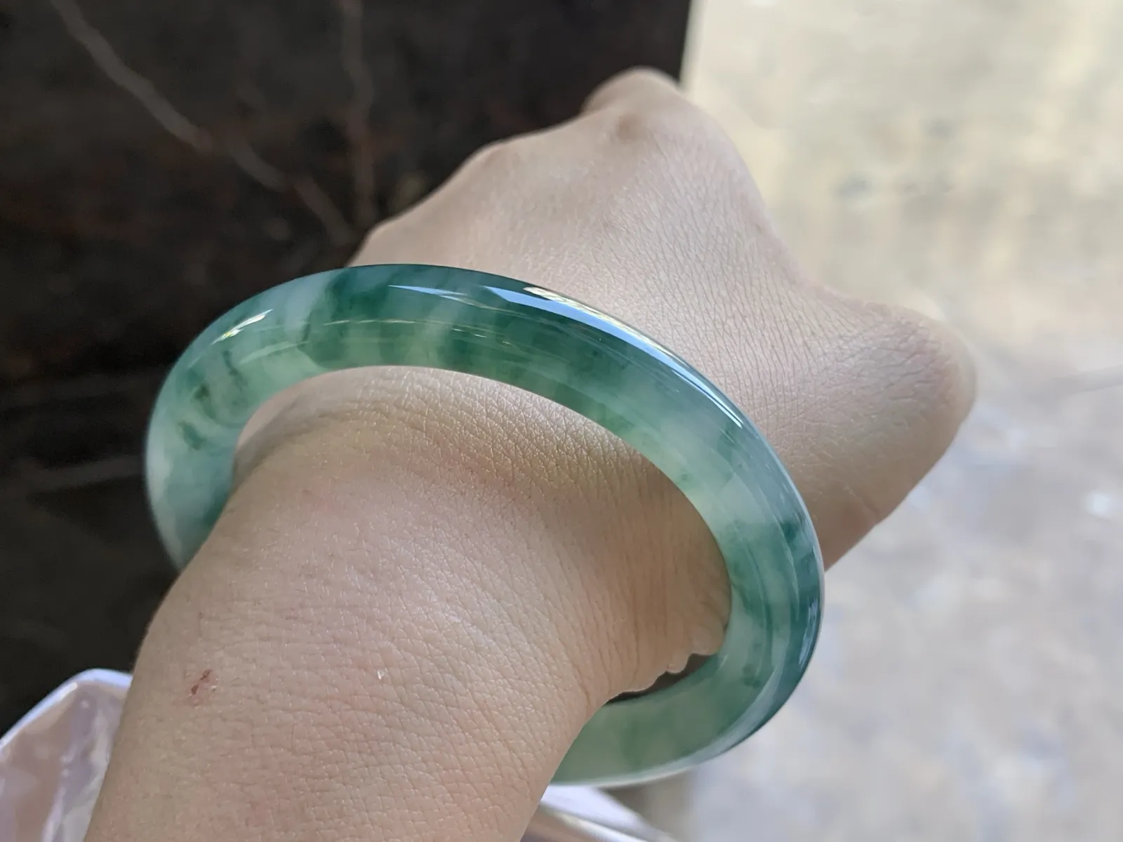 55-9

蓝花圆条手镯^_^飘花浓郁 水润冰透