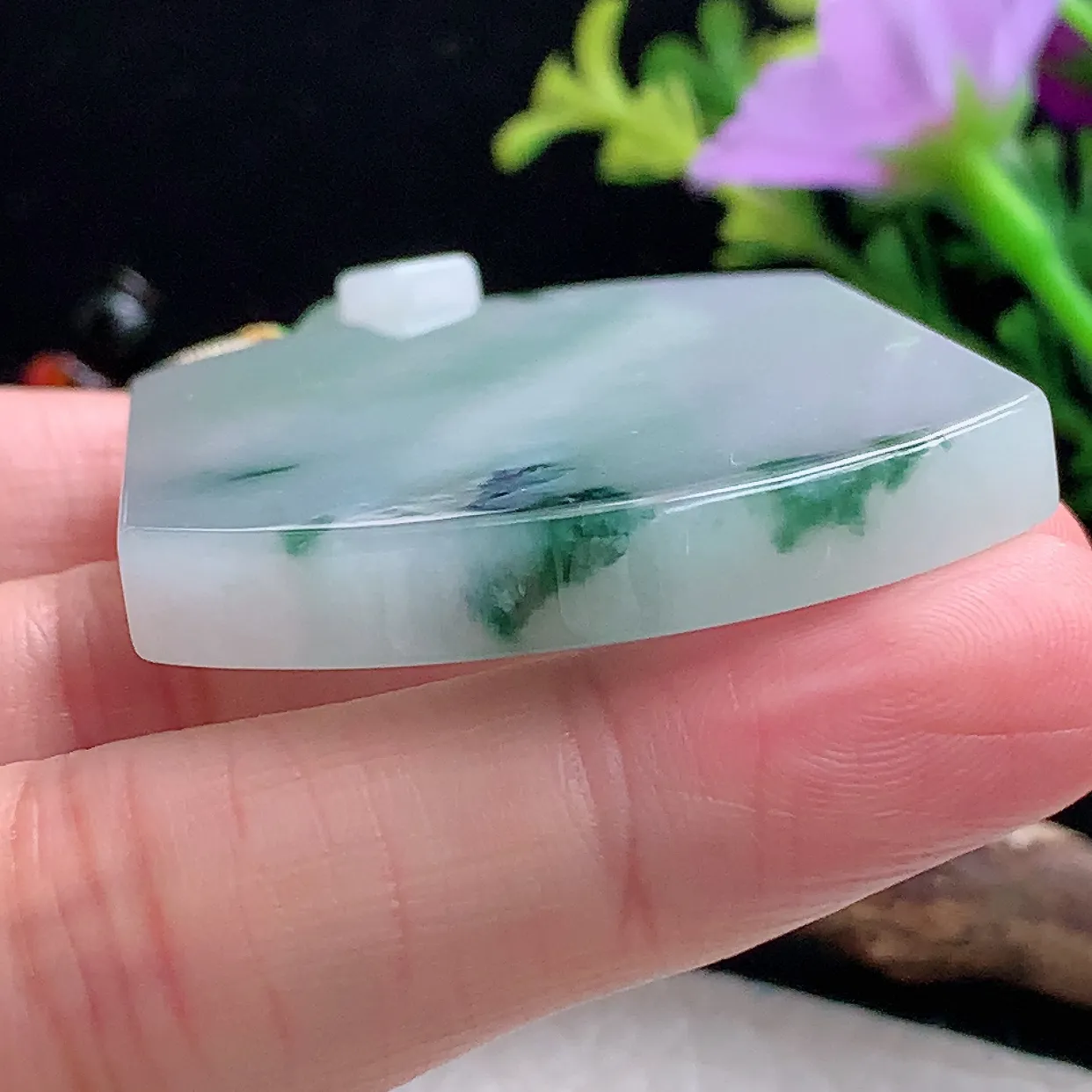 zen53.5*40.8*5.8自然光天然缅甸翡翠飘花平安无事牌玉吊坠 毛衣坠