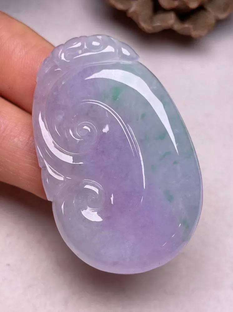 冰糯种春彩【如意】吊坠，种水好，玉质细腻 ，卖相好‘