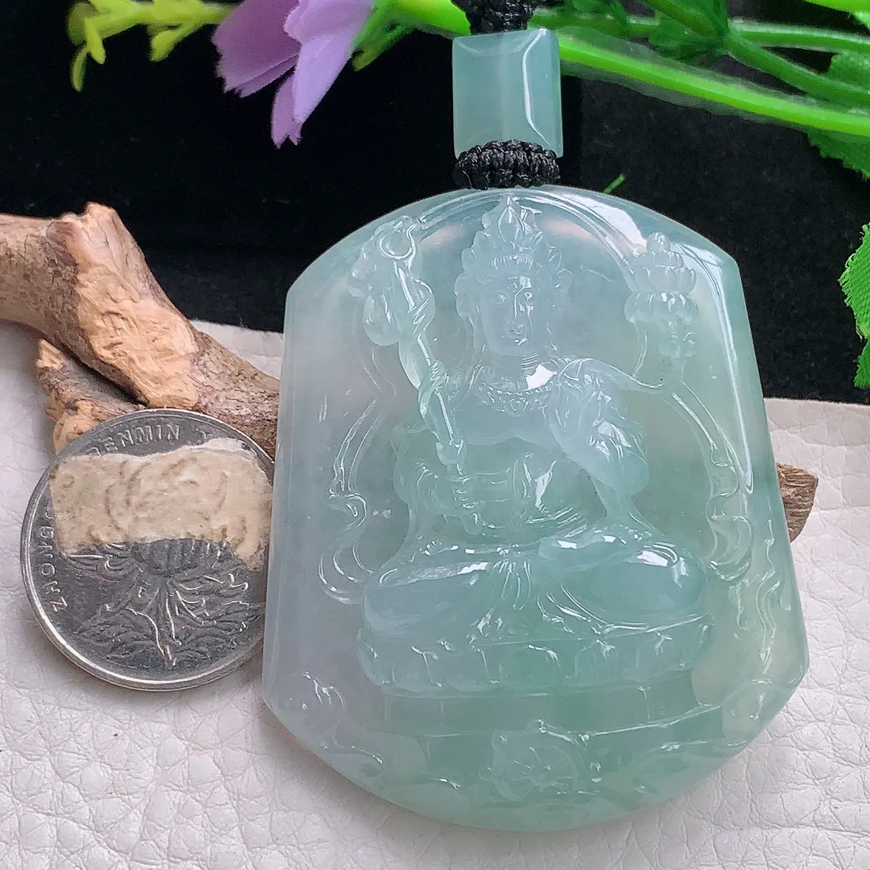 yl自然光56.6*47.2*12天然缅甸翡翠冰种晴水虚空藏菩萨玉吊坠