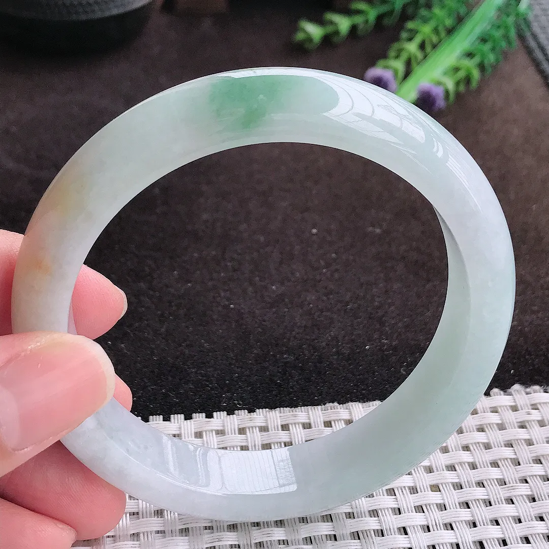 自然光61/12.8/8.5老坑精美温润飘花大圈口手镯宽边翡翠玉镯手环