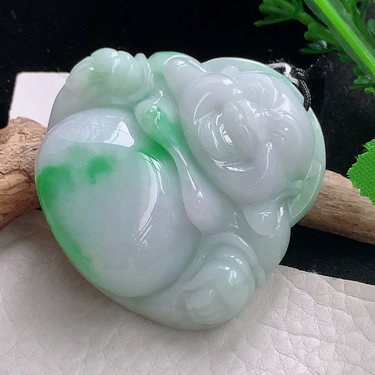 zen48*49.2*13.9自然光天然缅甸翡翠飘绿大佛公 开心佛玉吊坠 毛衣坠