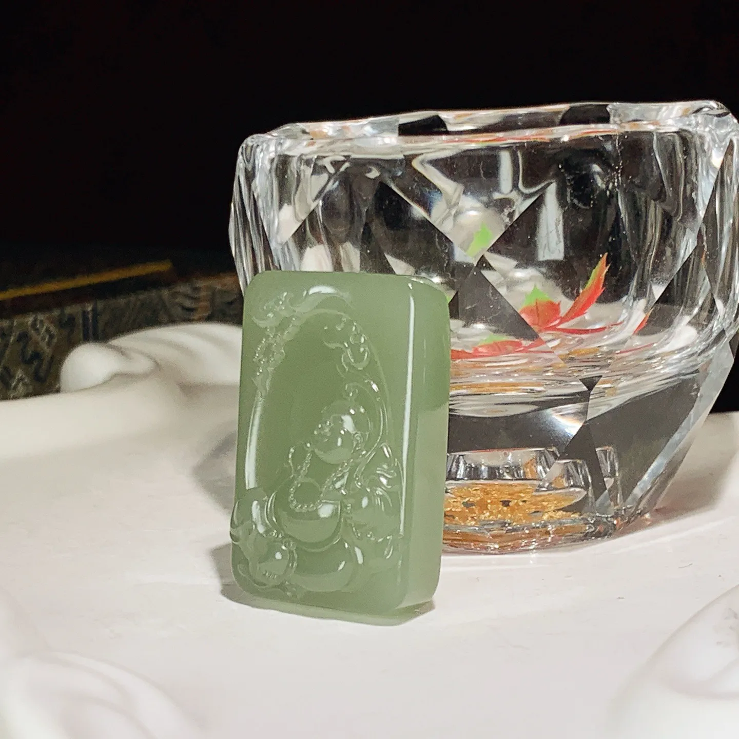 和田玉晴水佛引福来牌子挂件。尺寸35/22/9重16.9克 玉质细腻油润 脂粉好，品质好。lt251