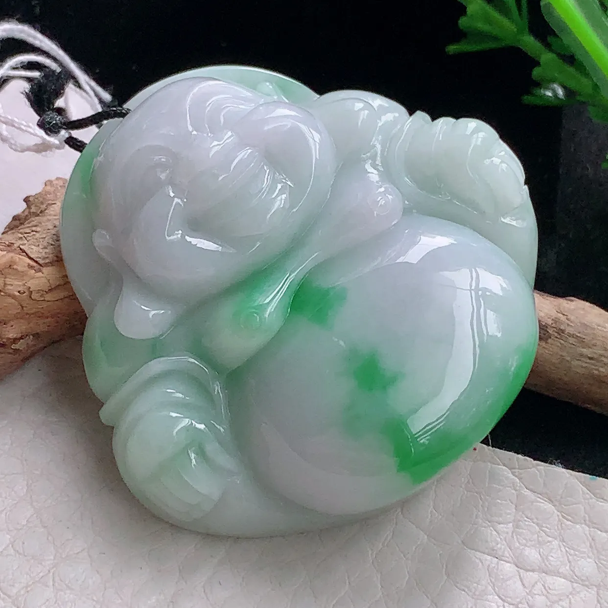 zen48*49.2*13.9自然光天然缅甸翡翠飘绿大佛公 开心佛玉吊坠 毛衣坠