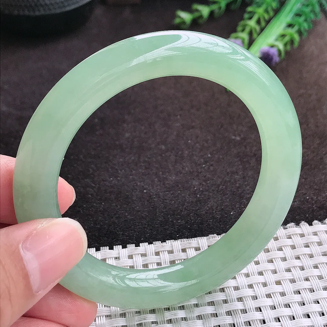 自然光56/10.2/10.4老坑冰胶果冻冰纯满绿圆条手镯翡翠甜绿玉镯手环