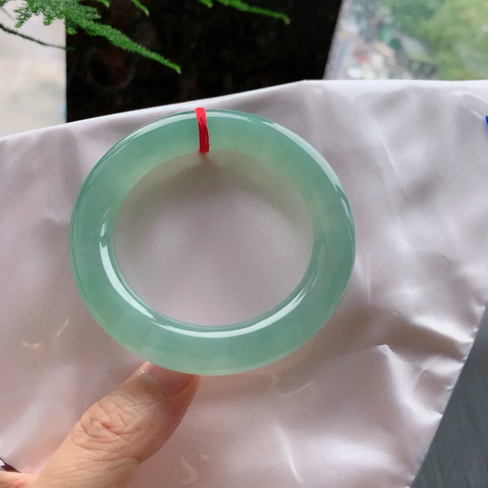 圆条高冰绿 无瑕 尺寸:54.4/12.1 种色俱佳