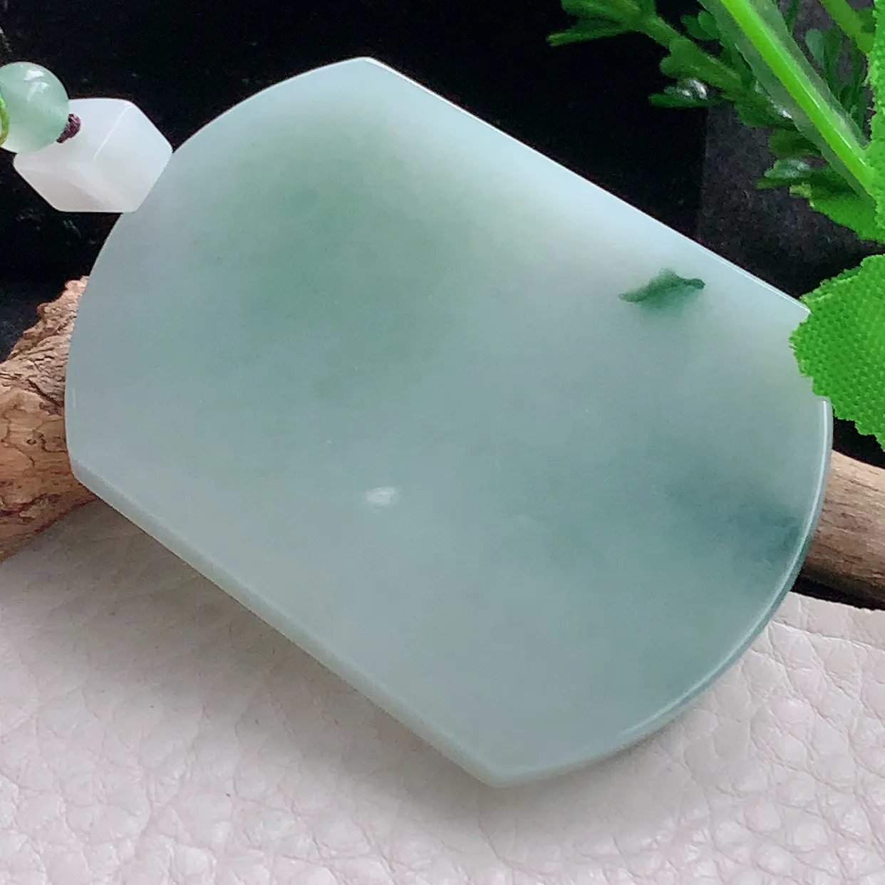 zen53.5*40.8*5.8自然光天然缅甸翡翠飘花平安无事牌玉吊坠 毛衣坠