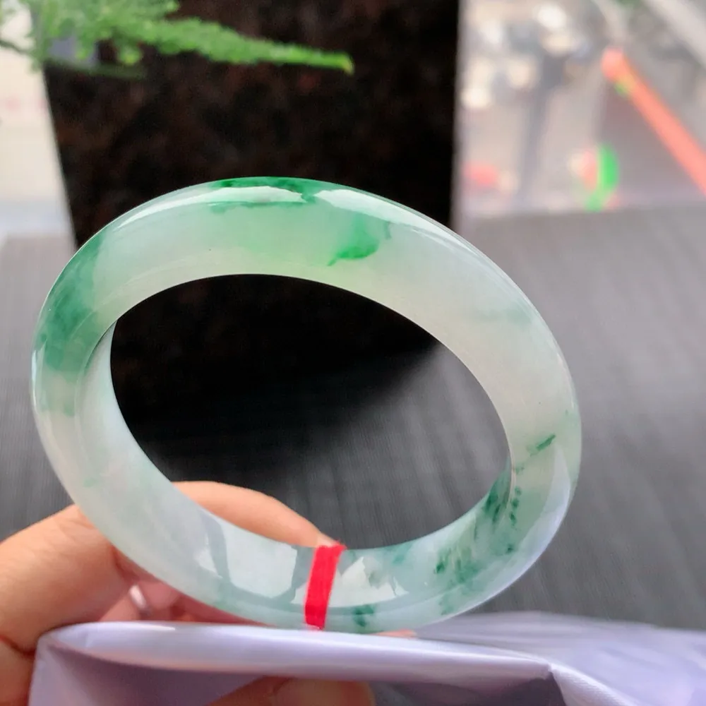 正圈高冰绿花 无瑕 尺寸:54.8/12.6/8.5花美 种水好