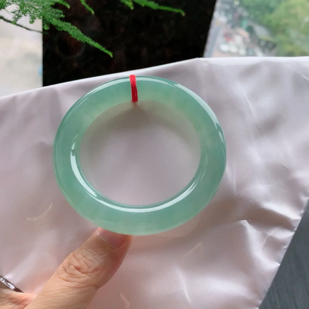 圆条高冰绿 无瑕 尺寸:54.4/12.1 种色俱佳