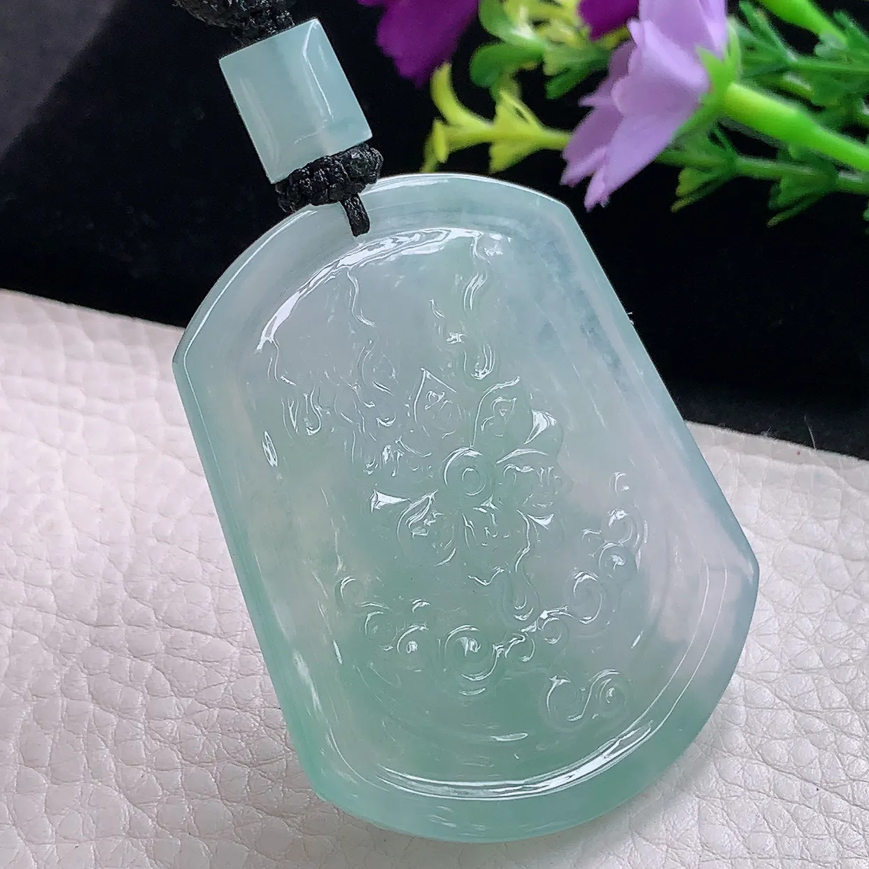 yl自然光56.6*47.2*12天然缅甸翡翠冰种晴水虚空藏菩萨玉吊坠