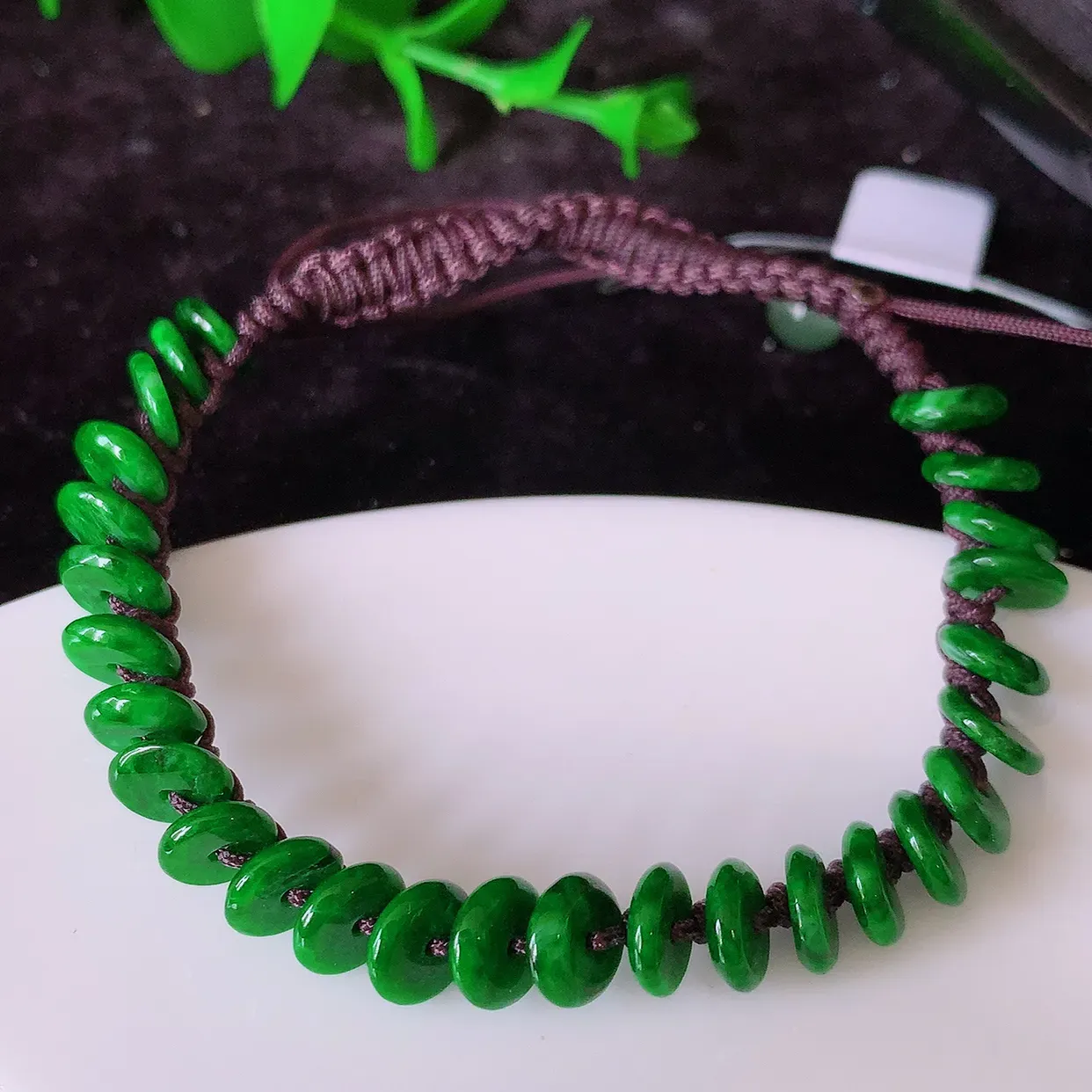 自然光实拍，冰润辣绿翡翠平安扣手串手链，种老水足，冰清玉润  颜色漂亮  #49.26取一尺寸6.5