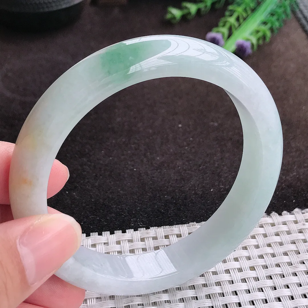 自然光61/12.8/8.5老坑精美温润飘花大圈口手镯宽边翡翠玉镯手环