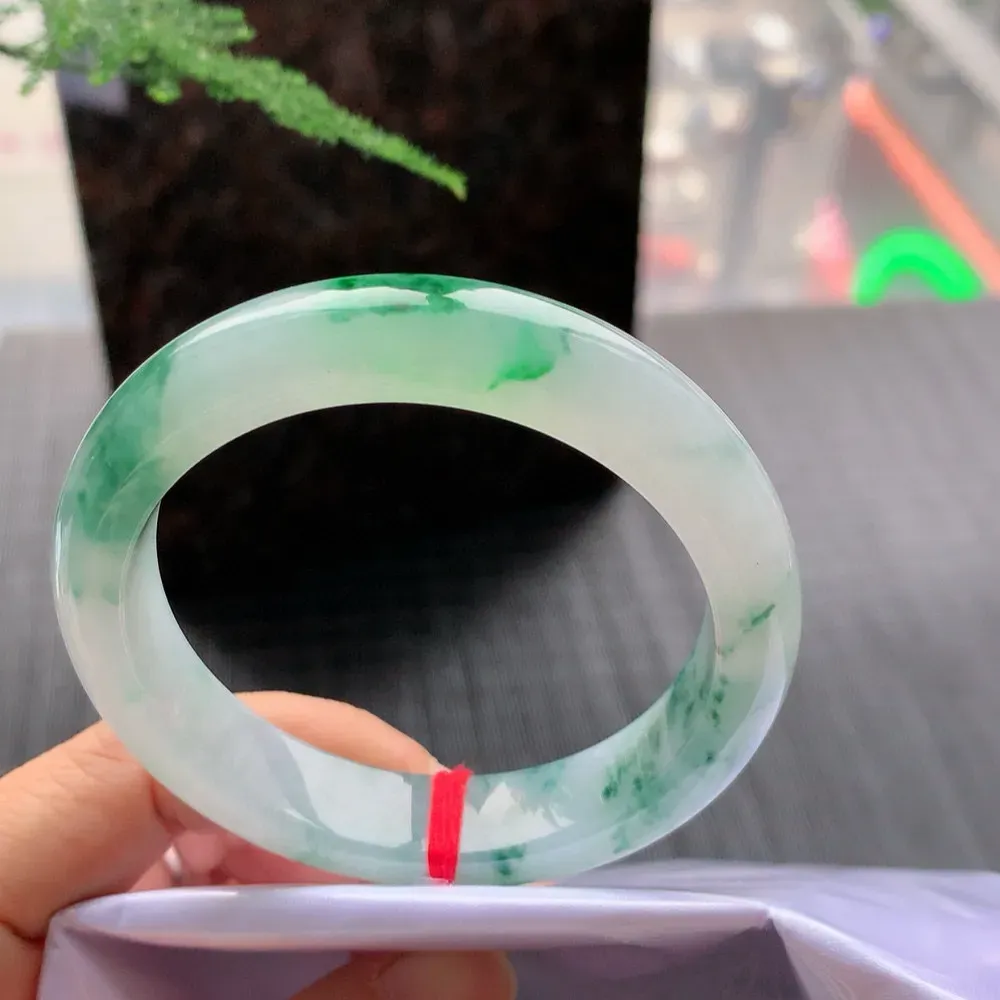 正圈高冰绿花 无瑕 尺寸:54.8/12.6/8.5花美 种水好