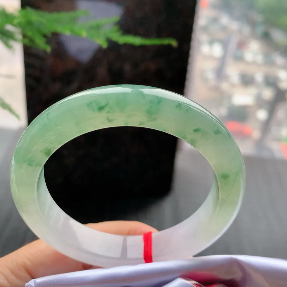 正圈高冰绿花 无瑕 尺寸:54.8/12/8.9 种色兼备