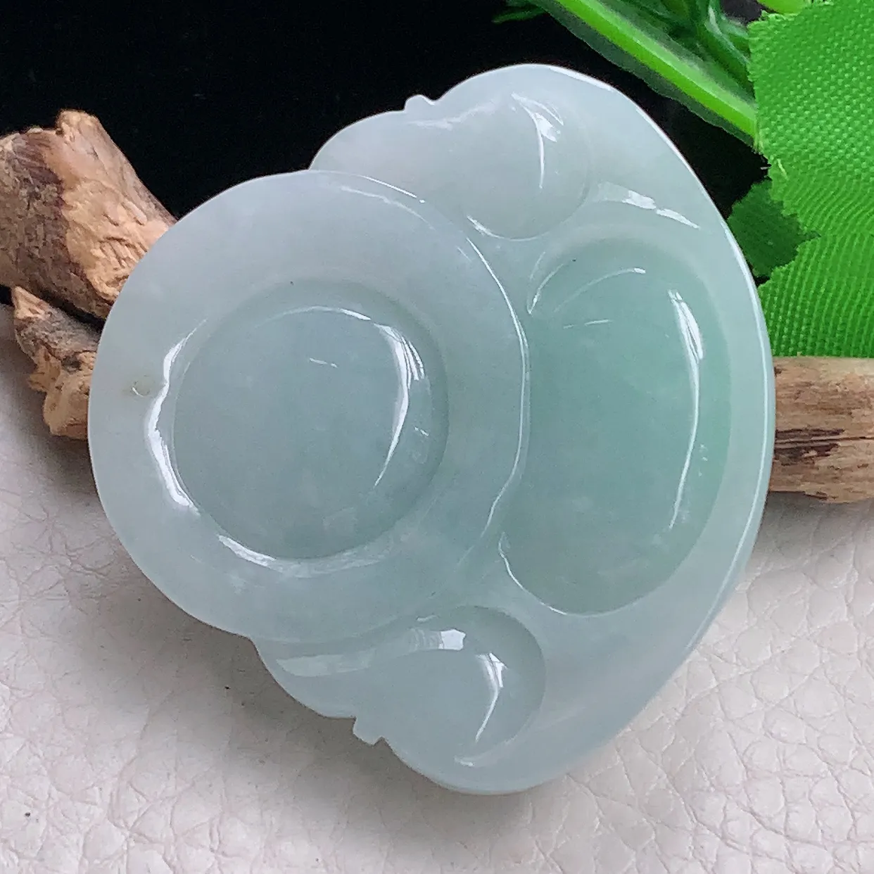 zen43.8*47.6*12.8自然光天然缅甸翡翠飘绿大佛公 开心佛玉吊坠 毛衣坠