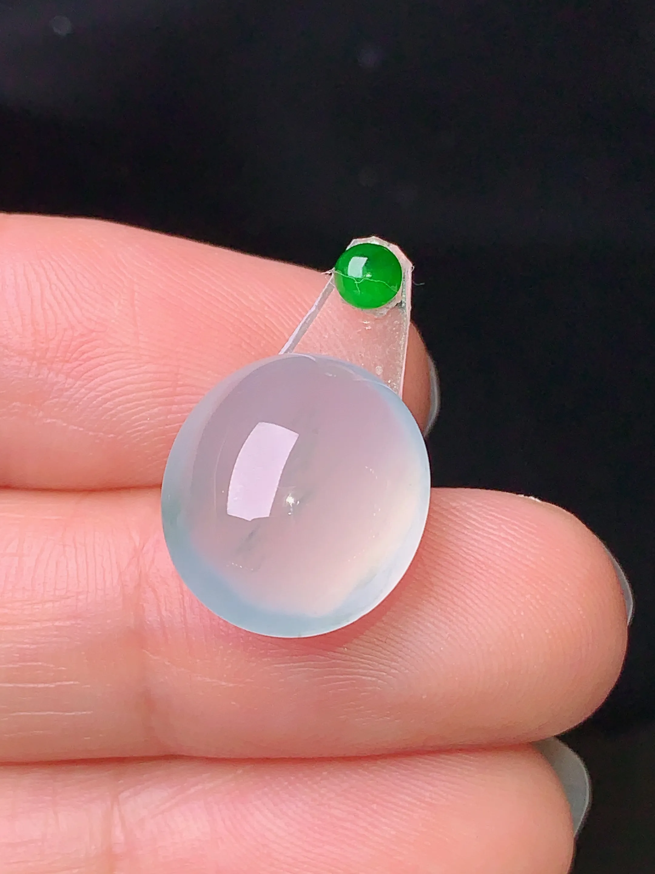 镶嵌款 冰种蛋面吊坠 玉质细腻 色泽艳丽 水润亮眼  整体尺寸14*12.6*6.6