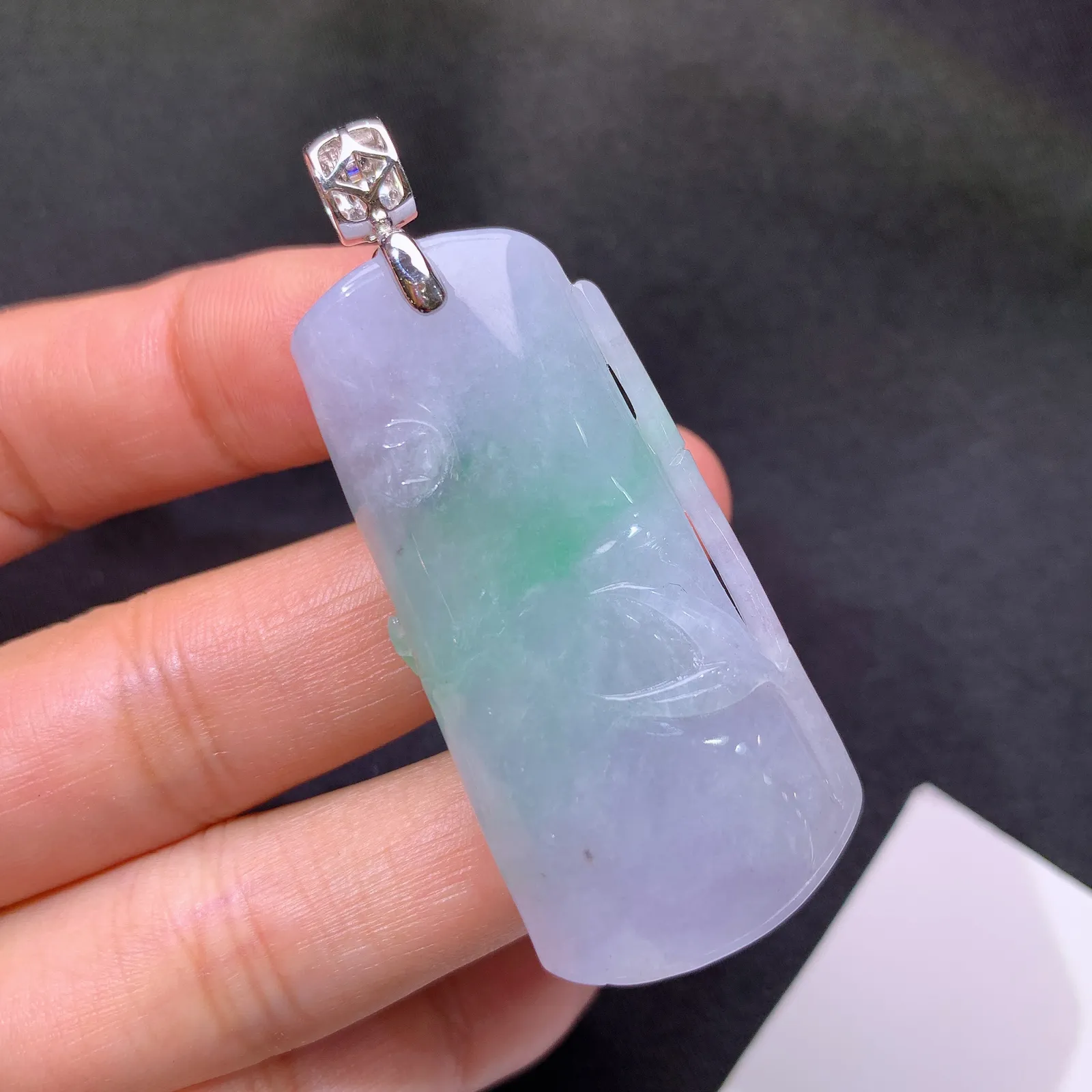 飘绿竹节吊坠，18k金镶嵌，冰润色阳，玉质细腻，种水足，Xu 尺寸46.8*23.4*11.5