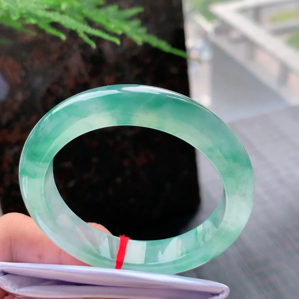 正圈冰玻飘花 无瑕 尺寸:53.1/12.1/8.5 起刚光