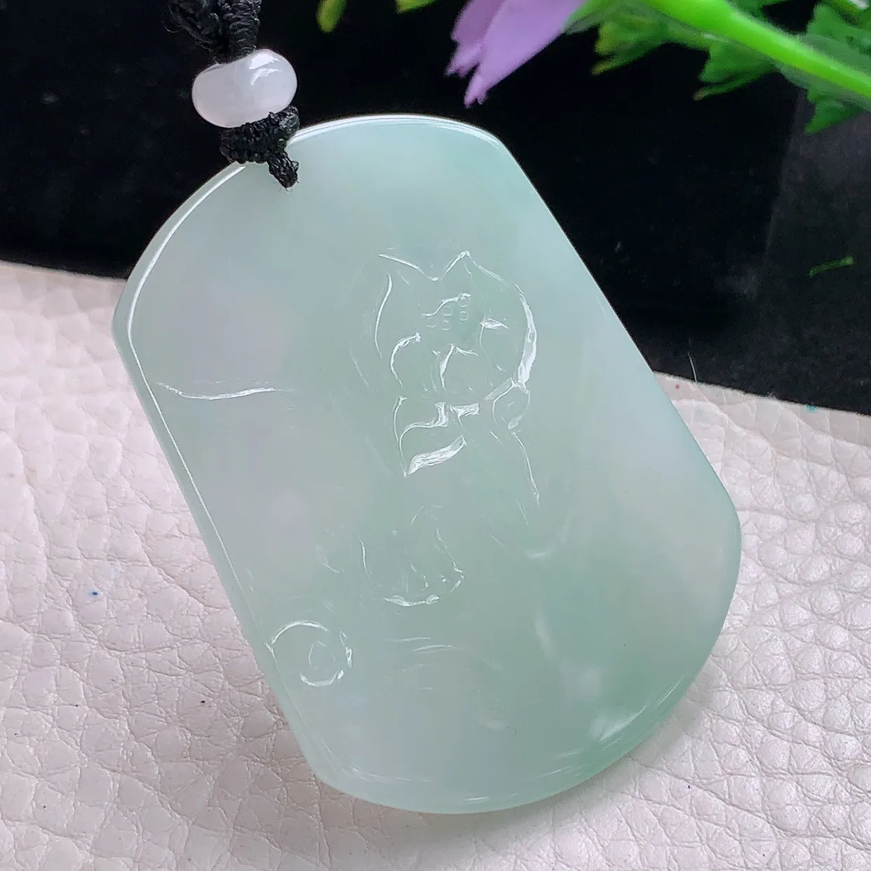 mut自然光52.5*39.8*5.5天然缅甸翡翠浅绿虚空藏观音守护神菩萨