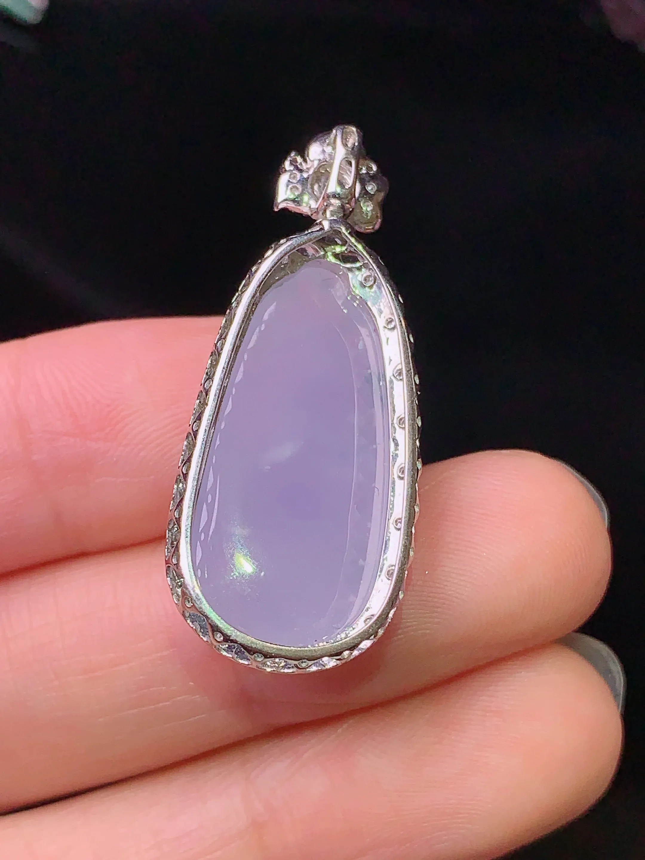 18k金钻镶嵌紫罗兰福瓜吊坠 玉质细腻 色泽艳丽 水润亮眼  整体尺寸35*14.5*9.2