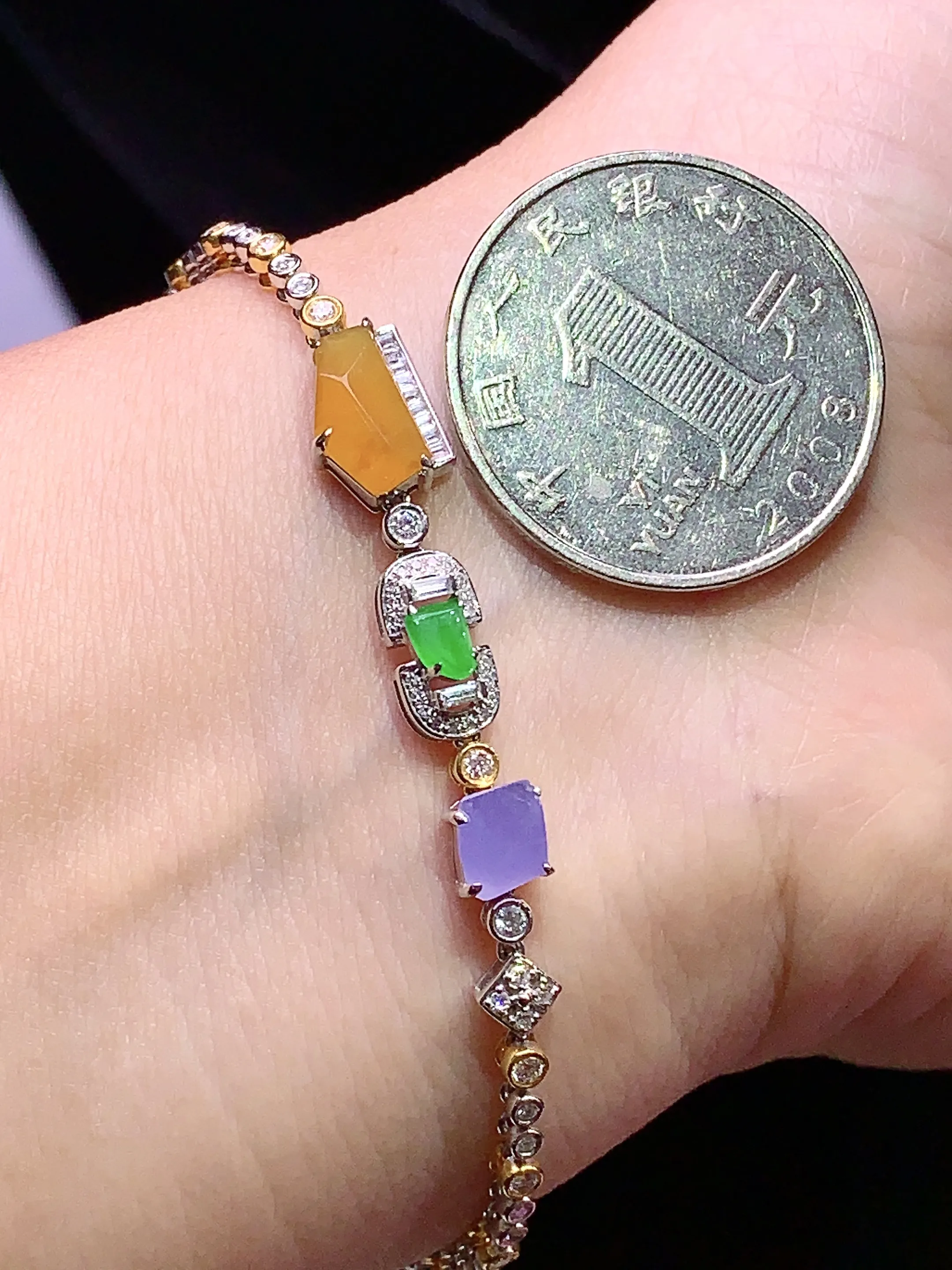 18k金钻镶嵌多宝多彩手链 玉质细腻 色泽艳丽 水润亮眼  整体尺寸37.2*7.2*5