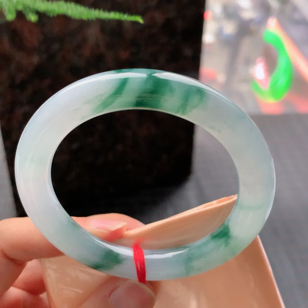 圆条高冰飘花 无瑕 尺寸:55.1/9.5/9.8 花美