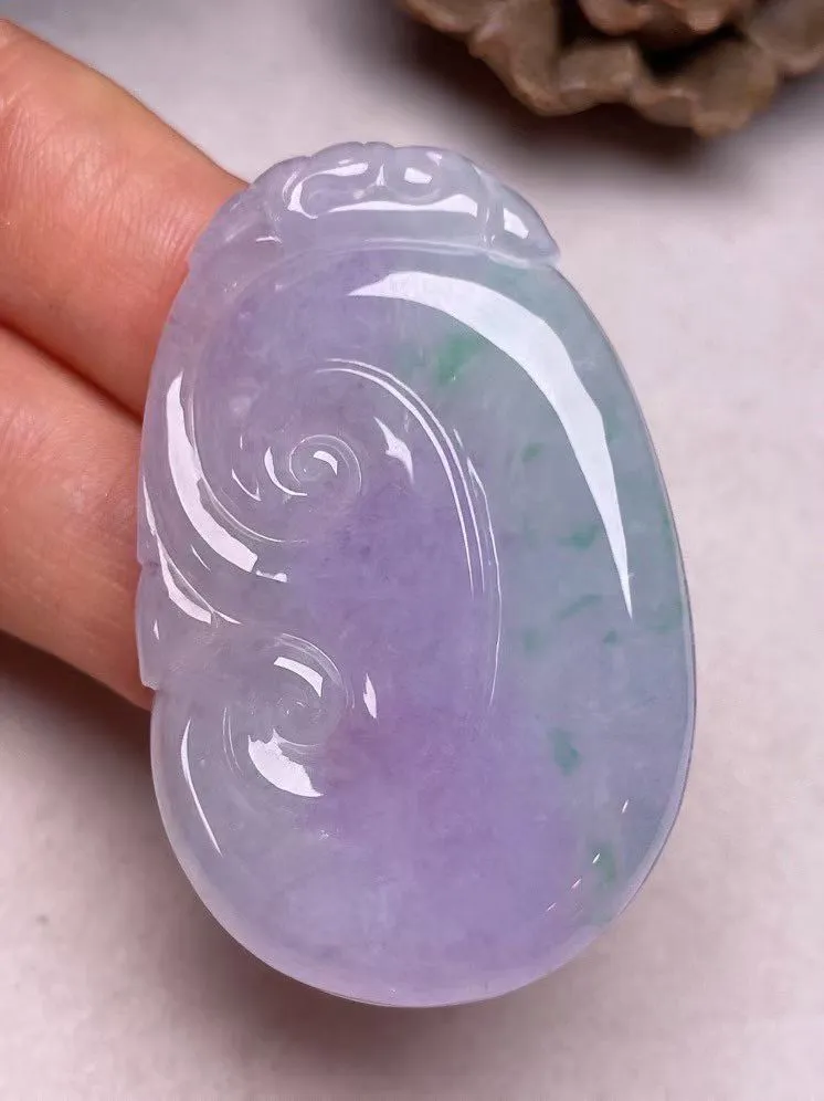 冰糯种春彩【如意】吊坠，种水好，玉质细腻 ，卖相好‘