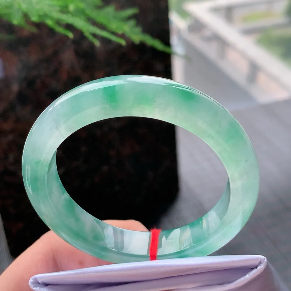 正圈冰玻飘花 无瑕 尺寸:53.1/12.1/8.5 起刚光