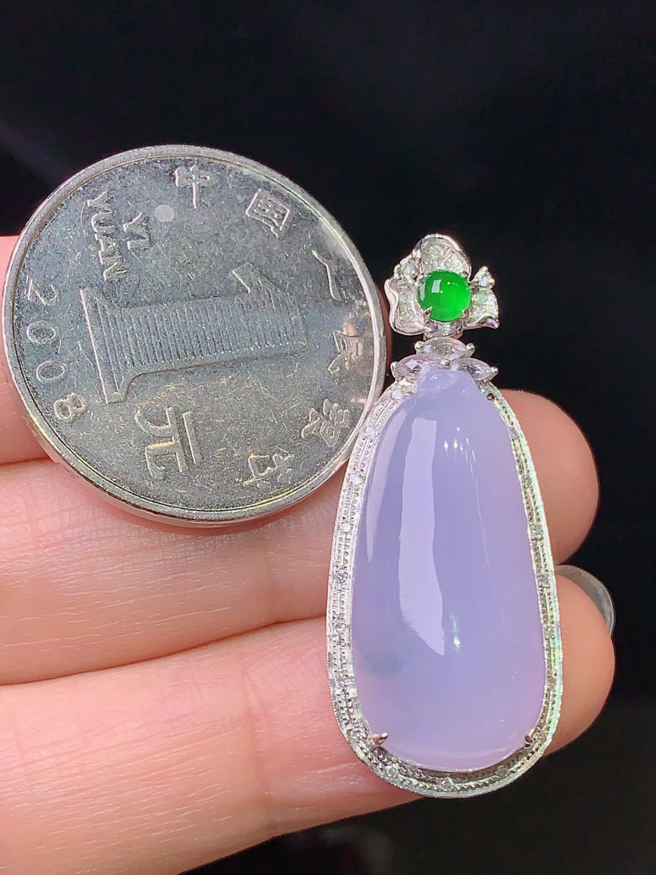 18k金钻镶嵌紫罗兰福瓜吊坠 玉质细腻 色泽艳丽 水润亮眼  整体尺寸35*14.5*9.2