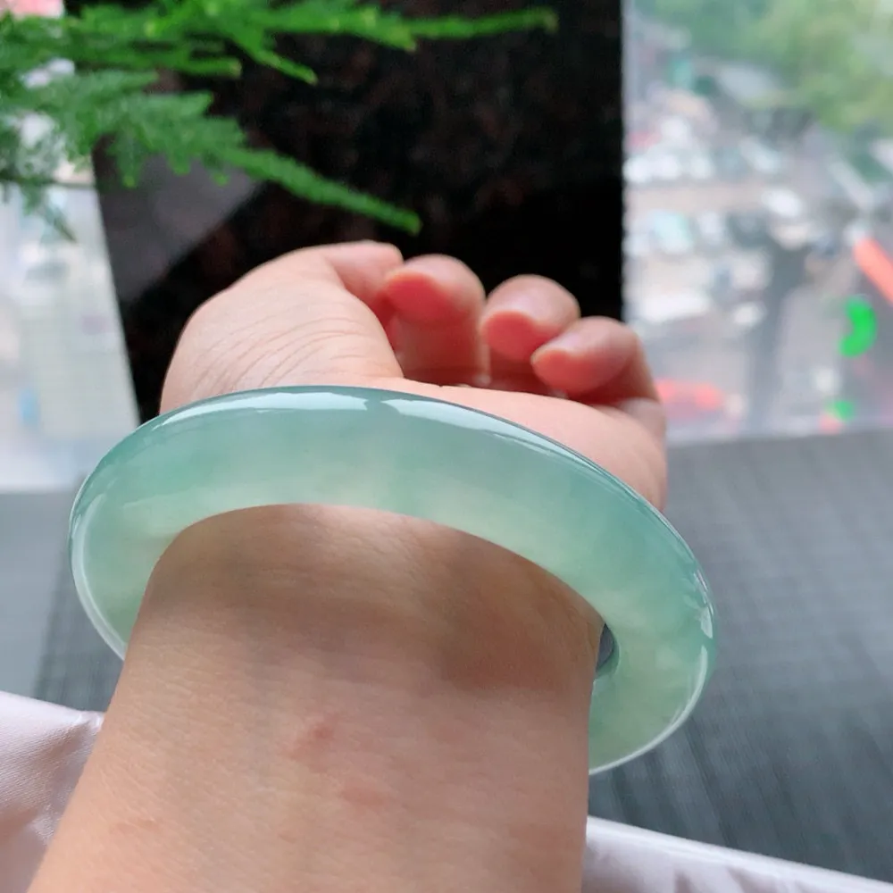 圆条高冰绿 无瑕 尺寸:54.4/12.1 种色俱佳