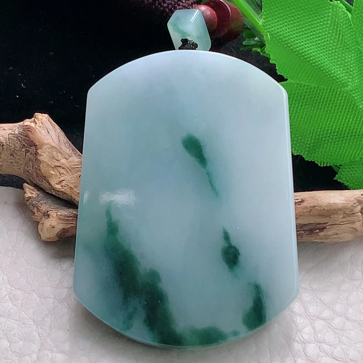 zen56*40.5*5.5自然光天然缅甸翡翠飘花无事牌 素面牌玉吊坠 毛衣坠