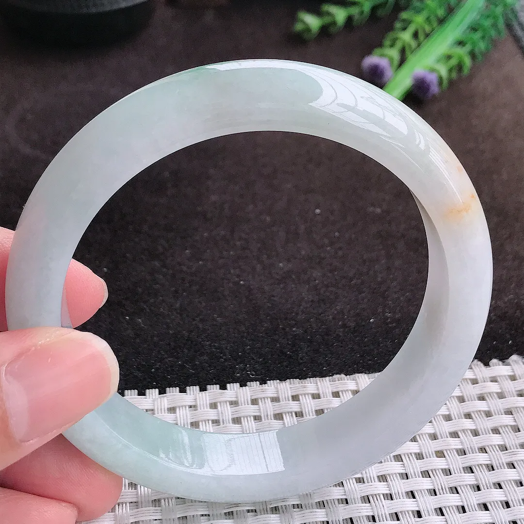 自然光61/12.8/8.5老坑精美温润飘花大圈口手镯宽边翡翠玉镯手环