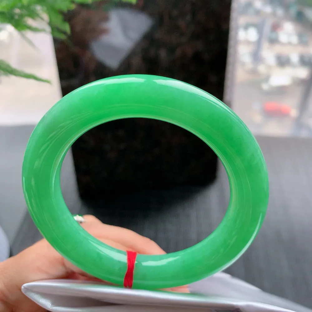 圆条满绿 无瑕 尺寸:54.7/11.7 满色