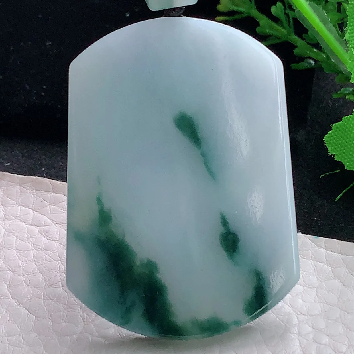 zen56*40.5*5.5自然光天然缅甸翡翠飘花无事牌 素面牌玉吊坠 毛衣坠